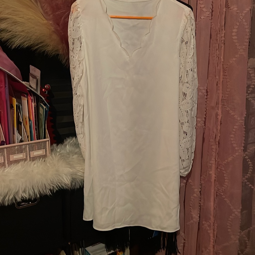 CUPSHE Women's Mini Dress Scalloped V Neck Lace Appliques Long Sleeve - Picture 5 of 8